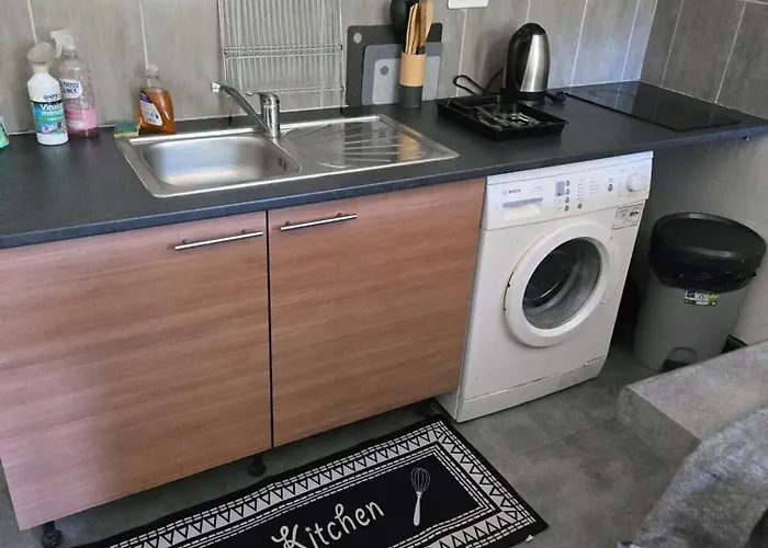 Apartment Moderne A Avec Balcon 27 M² *